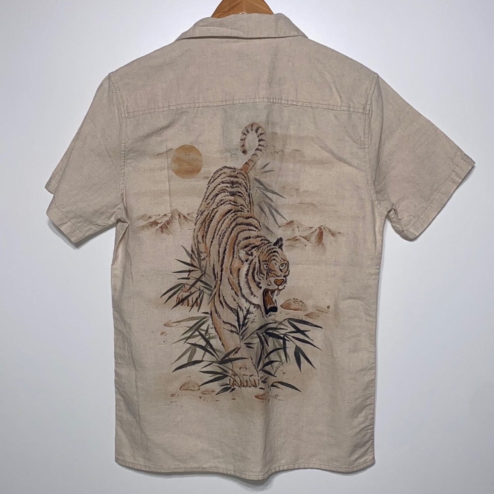 NWT Rhythm. Aloha Tiger Shirt